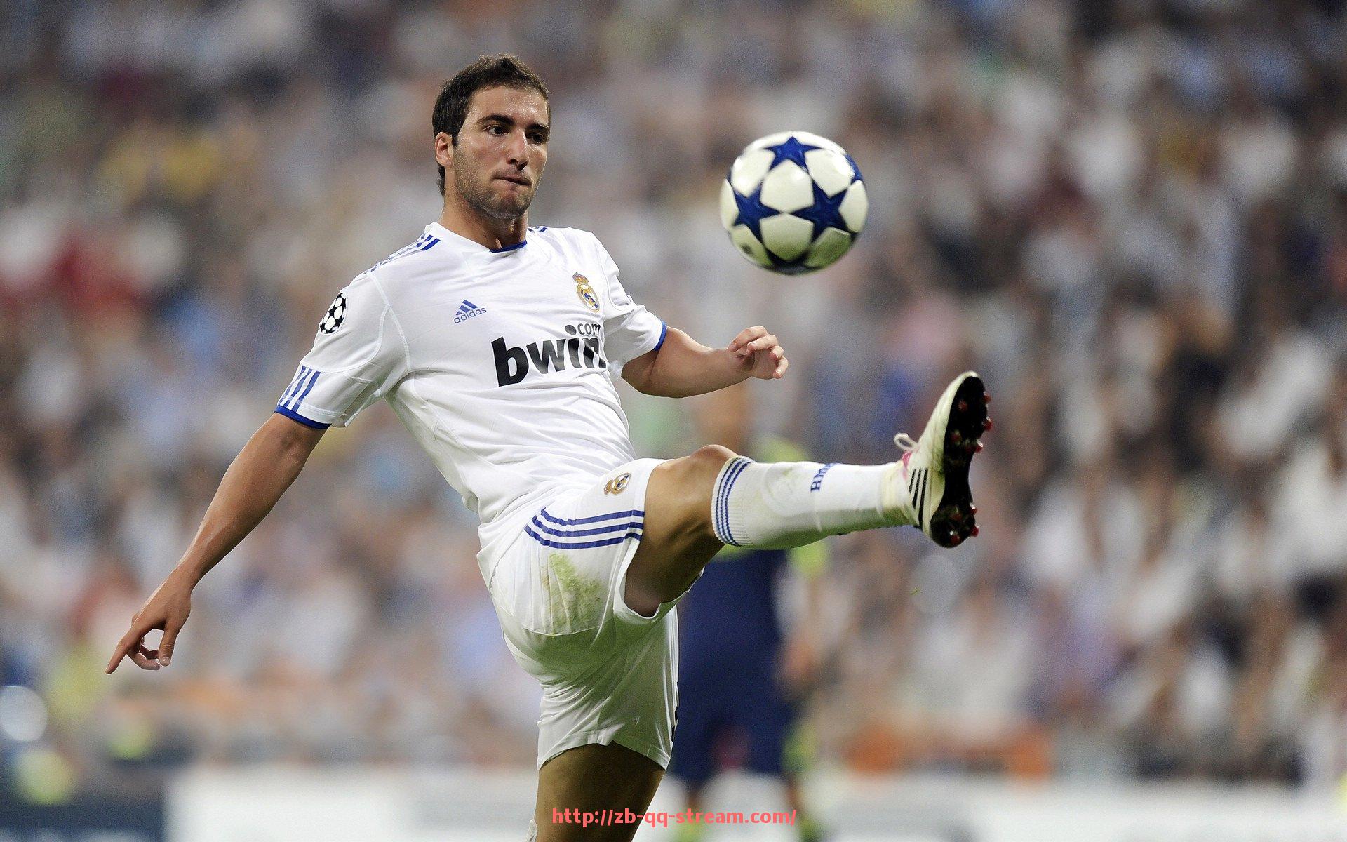 企鹅直播-巴黎圣日耳曼欧冠队服设计及体育品牌营销